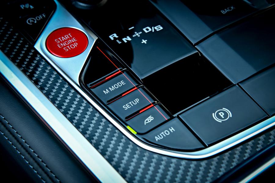 Детали интерьера BMW M8 Competition Coupe (F92) 2019 года  (UK) (фото 140 из 157)